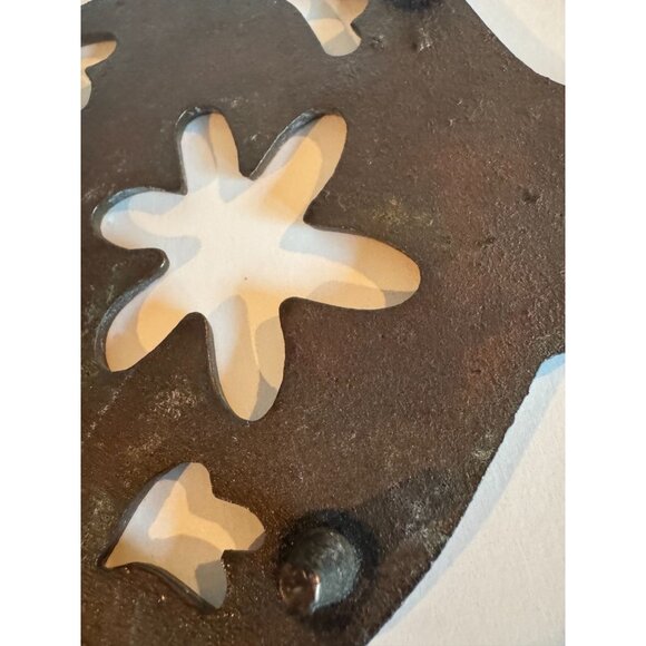 Vintage Copper Pig Trivet — Sturdy Cast Metal with Floral Cut-Out Design - Picture 7 of 12